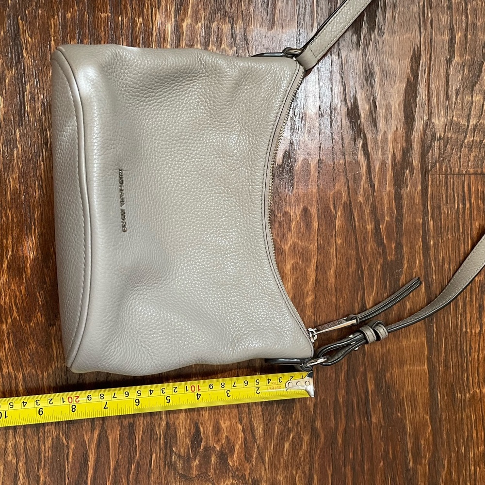 Michael kors crossbody purse